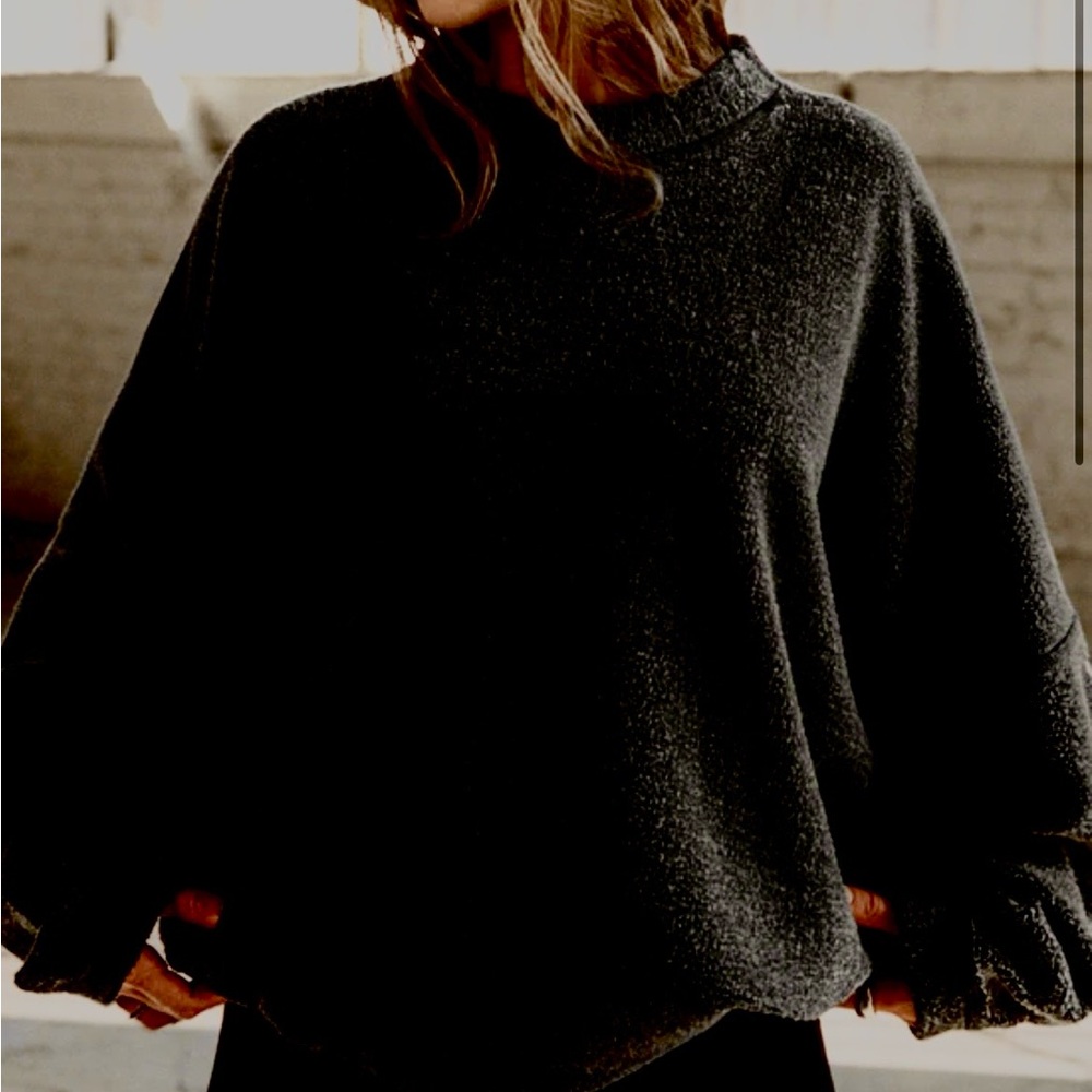Joah Brown Oversized Black Crewneck Pullover
